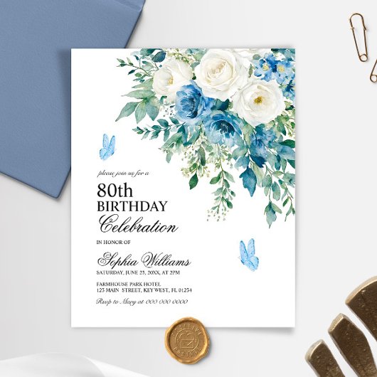 Papier Budget Dusty Blue Flowers 80th Birthday invitation