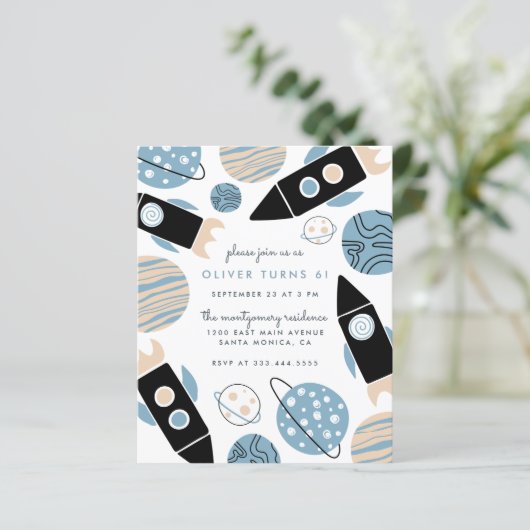 Papier Budget Fête d'anniversaire Fusée spatiale dans l'e (Debout devant)