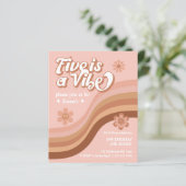 Papier Budget Five est une Vibe Retro Daisy Girl Annivers (Debout devant)