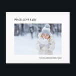 Papier Budget Joy Peace Love Photo Christmas Holiday Card<br><div class="desc">Envoyez des salutations saisonnières à votre famille et à vos amis avec cette carte de Noël / Vacances à budget simple et élégant. Il dit "Peace Love Joy." Personnalisez-le avec votre propre photo et votre nom.</div>