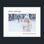 Papier Budget Joy Peace Love Photo Christmas Holiday Card<br><div class="desc">Envoyez des salutations saisonnières à votre famille et à vos amis avec cette carte de Noël / Vacances à budget simple et élégant. Il dit "Peace Love Joy." Personnalisez-le avec votre propre photo et votre nom.</div>