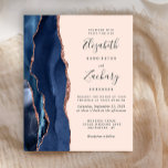 Papier Budget Marine Rose bleu Gold Agate Mariage Blush<br><div class="desc">Le bord gauche de cette élégante faire-part de mariage moderne est orné d'une bordure en aquarelle bleu marine ornée d'une parties scintillant en or rose. Le texte personnalisable combine un script d'écriture manuscrite gris fusain avec des polices cuivre et italique sur un arrière - plan blush. L'envers est assorti d'une...</div>
