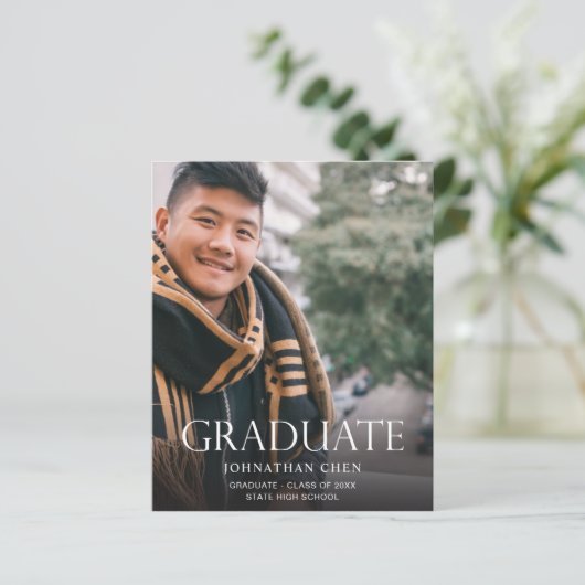 Papier Budget Mod Photo Graduation Party Vertical Dark (Debout devant)