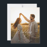 Papier Budget Moderne Script Sunset Photo Wedding Invite<br><div class="desc">Offrez-vous une élégance intemporelle abordable avec notre budget Modern Script Sunset Photo Wedding Invite. Doté d'une faire-part de mariage avec un thème doux et romantique du coucher de soleil sur la plage et un script élégant.</div>