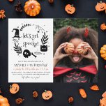 Papier Budget Obtenons Éffrayant Halloween Photo Annivers<br><div class="desc">Invitations à la fête d'anniversaire d'Halloween. Ce design moderne présente un cadre dessiné à la main d'éléments d'Halloween : une araignée, des toiles de cobaye, un chat noir, un casquette de sorcière, un crâne, des os, des bonbons, et plus ! A l'intérieur, on peut lire "soyons éffrayants !" dans une...</div>
