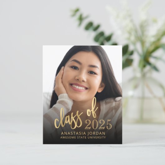 Papier Budget Photo 2025 Gold Script Grad Faire-part (Debout devant)