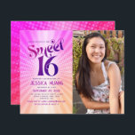 Papier Budget Photo Sweet 16 Invitation orange rose<br><div class="desc">"Joyeux 16 Anniversaire". Envoyez cette cool boho retro, budget personnalisé photo party invitation pour un événement à se souvenir. Sur le côté gauche, une typographie marrante, tendance, audacieuse, rose brun et violette avec une typographie sans serif moderne superpose un arrière - plan de pop orange et rose sombre rayonnements avec...</div>