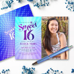 Papier Budget Photo Sweet 16 Purple Blue Gradient Invitat<br><div class="desc">"Joyeux 16 Anniversaire". Envoyez cette cool boho retro, budget personnalisé photo party invitation pour un événement à se souvenir. Sur le côté gauche, une typographie marrante, tendance, violette et bleu marine avec une typographie sans serif moderne recouvre un arrière - plan de gris clair turquoise et violet foncé avec des...</div>