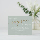 Papier Budget Sage & Gold Script Surprise fête d'annivers (Debout devant)