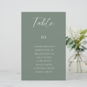 Papier Budget Sage Green Wedding Seating Chart Table Card (Debout devant)