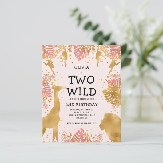 Papier Budget Two Wild Pale Pink 2e Invitation d'annivers (Debout devant)