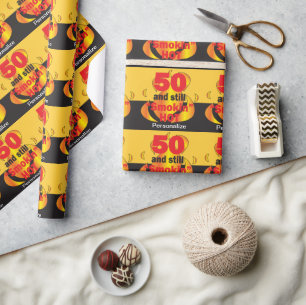Papier Cadeau 50 et toujours fumé chaud   50e anniversaire