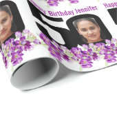 Papier Cadeau 50e anniversaire photo fun mono et fleurs violette (Coin rond)