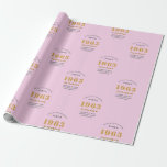 Papier Cadeau 60th Birthday 1963 Ajouter Nom Rose Grey<br><div class="desc">Un design personnalisé de papier d'emballage pour cette fête d'anniversaire pour une personne spéciale. Ajoutez le nom à ce design vintage de style rétro rose et gris pour un cadeau d'anniversaire personnalisé. Modifiez facilement le nom et l'année avec le modèle fourni. Un merveilleux cadeau d'anniversaire personnalisé. Plus de cadeaux et...</div>