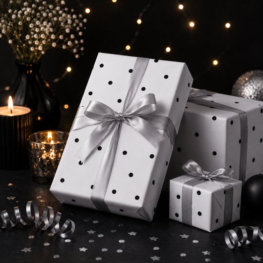 Papier cadeau à pois noir et blanc