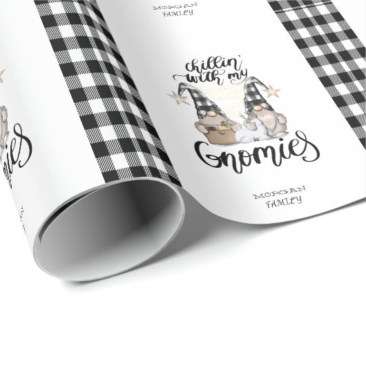 Papier Cadeau Adorable mignonne Gnomes Black Buffalo Plaid (Coin rond)