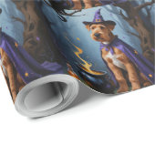 Papier Cadeau Airedale Chien Whimsical Halloween Peinture (Coin rond)