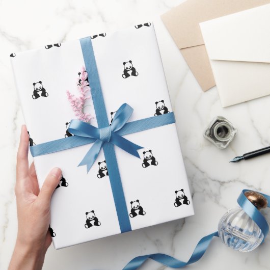 Papier Cadeau Anniversaire bébé panda noir simple propre (Cadeaux)