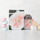 Papier Cadeau Aquarelle Hibiscus rouge et rose Feuilles tropicau<br><div class="desc">Belle enveloppe cadeau d'aquarelle énorme motif de rouge et rose Hibiscus sur arrière - plan noir. Cette image n'est pas transparente. Convient pour mariage ou emballage cadeau de douche.</div>