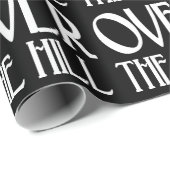 Papier Cadeau Au-dessus de la colline Anniversaire drôle (Coin rond)