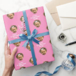 Papier Cadeau Baby Girl 1st Birthday Kids Photo personnalisée<br><div class="desc">Le papier d'emballage d'anniversaire photo de l'enfant personnalisé avec un visage coupé de la petite fille et le message "heureux 1er anniversaire". Conception avec un arrière - plan rose, et un joyeux message d'anniversaire. Pour modifier la couleur, cliquez sur le bouton pour modifier la conception. Pour faire la découpe de...</div>