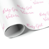 Papier Cadeau Baby Girl Script rose Nom personnalisé (Coin rond)