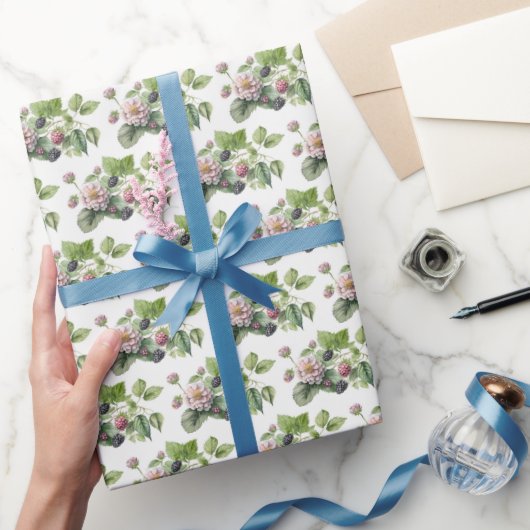 Papier Cadeau Baies noires et fleurs en blanc (Cadeaux)