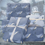 Papier Cadeau Baleines À Bosse Sous Le P D'Enveloppement De La M<br><div class="desc">Aquarelle peinte de baleines à bosse bleues contre un papier d'emballage d'aquarelle bleu profond de la mer.</div>