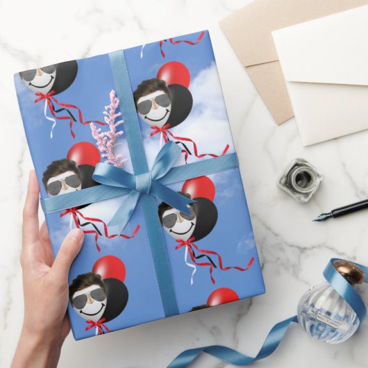 Papier Cadeau Ballons d'anniversaire dans le ciel (Cadeaux)