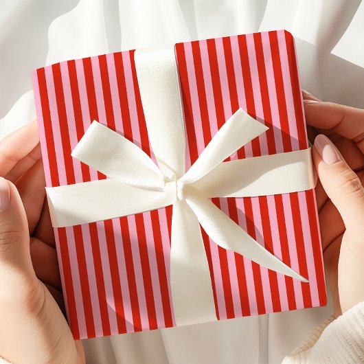 Papier Cadeau Bandes roses rouges rétro
