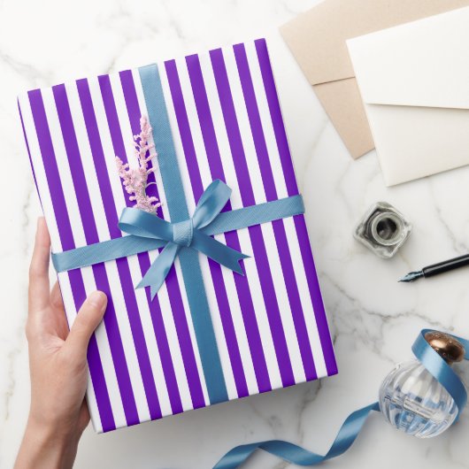 Papier Cadeau Bandes violettes et blanches (Cadeaux)