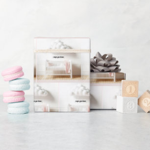 Papier Cadeau Bébé dans une crèche avec nuages