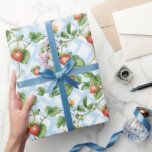 Papier Cadeau Belle fraises et nuptiale florale<br><div class="desc">Beau papier d'emballage de bridal avec fraise et rayure florale bleu et blanc.</div>