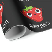 Papier Cadeau Berry Sweet Funny Pun de fraise Dark BG (Coin rond)