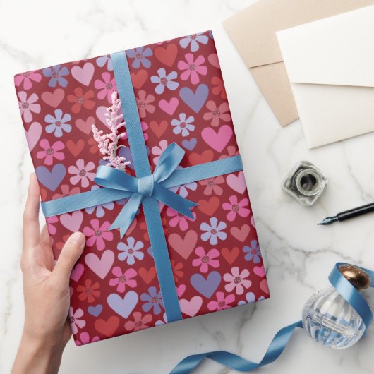 Papier Cadeau Bijoux chaleureux Coeurs et fleurs Motif (Cadeaux)