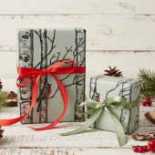 Papier Cadeau Bleus, grands bouleaux et oiseaux cardinaux rouges