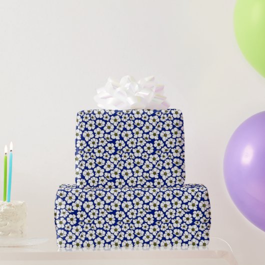Papier Cadeau Boho Fleurs Blanches Sur Fond Bleu (Cadeaux de fête)