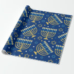 Papier Cadeau Bonne Hanoukka Blue Star de David Menorah Wrapping<br><div class="desc">Heureux Hanoukka,  bougies,  étoile de David,  Menorah,  papier d'emballage motif bleu.</div>