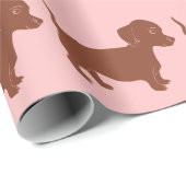 Papier Cadeau Brown Dachshunds Light Pink Wrapping Paper (Coin rond)