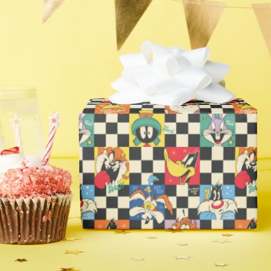 Papier Cadeau Caractères LOONEY TUNES™ sur Checker noir et blanc (Fête d'anniversaire)