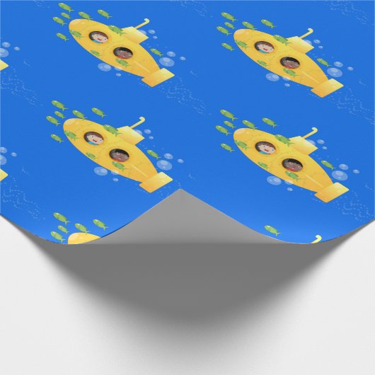 Papier Cadeau Caricature de poisson sous-marin jaune mignon (Coin)