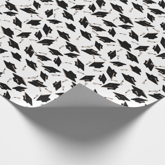 Papier Cadeau Casquettes de graduation noir jetées en l'air sur  (Coin)
