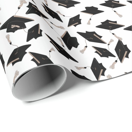 Papier Cadeau Casquettes de graduation noir jetées en l'air sur  (Coin rond)