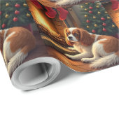 Papier Cadeau Cavalier King Charles by the Fireplace Christmas (Coin rond)