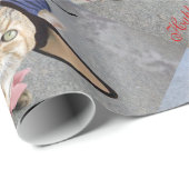 PAPIER CADEAU CHAT ÉLÉGANT AVEC GRAND CASQUETTE DIVA, ROSES ROSE (Coin rond)