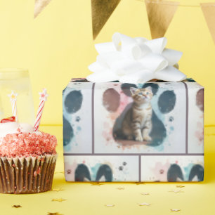 Papier Cadeau Chaton Tigré Dans une Empreinte de Patte à l'Aquar
