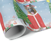 Papier Cadeau Chien berger allemand en neige avec cadeaux de Noë (Coin rond)