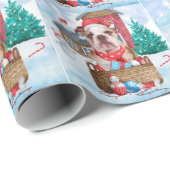 Papier Cadeau Chien de taureau anglais dans la neige Maison de C (Coin rond)