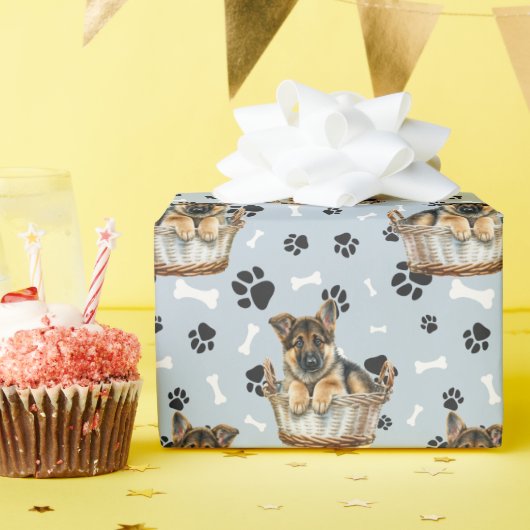 Papier Cadeau Chiot berger allemand en Empreinte de patte panier (Fête d'anniversaire)