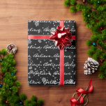 Papier Cadeau Christmas Believe Texte et Snowflakes Wrapping Pa<br><div class="desc">Croyez le texte avec des flocons de neige sur l'arrière - plan noir. Le texte et la couleur peuvent être modifiés. La couleur Arrière - plan peut être modifiée.</div>